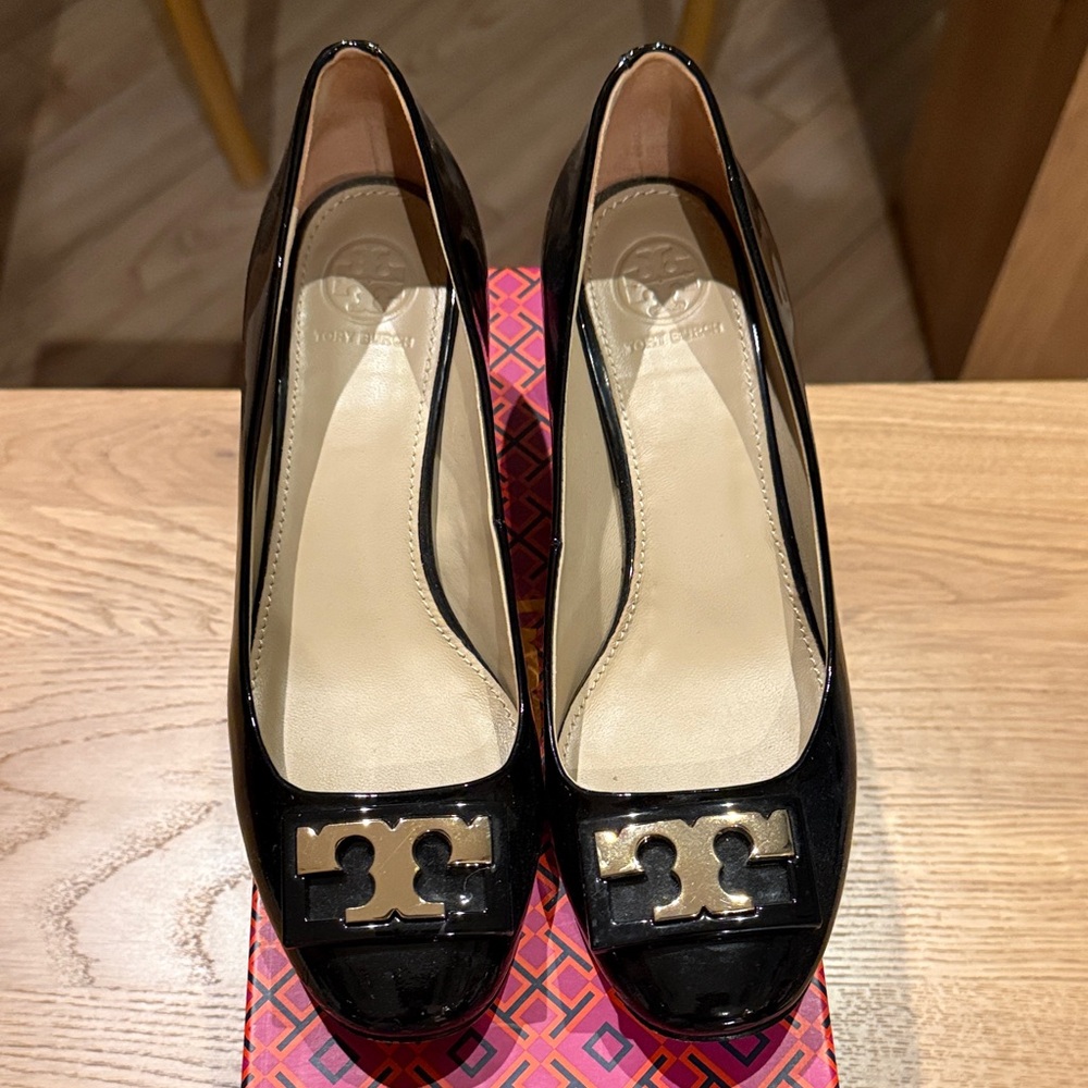Tory Burch Black Patent Leather Flats with Gold Logo